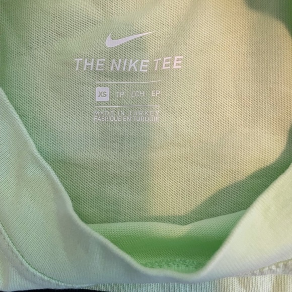 Nike Sportswear women’s tshirt loose fit - Picture 11 of 14